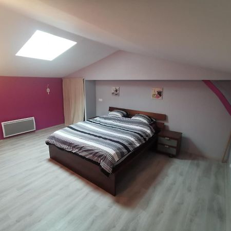 Logis De Reuneubeul Les Peintures Екстериор снимка